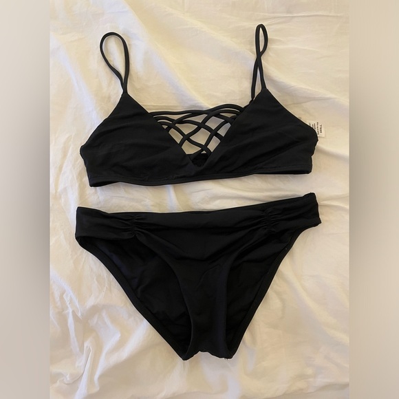 L*space crisscross Jaime bikini top and bottom set in black size small - Picture 3 of 9
